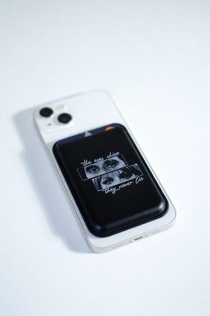 Eyes Chico MagSafe Wallet